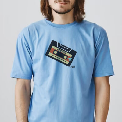 Φτιάξτε Μακό, T-shirt με κασέτα, Ονόματα