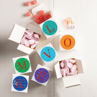 Προσωποποιημένα 6 Κουτάκια με Καραμέλες με Αρχικά και LOVE