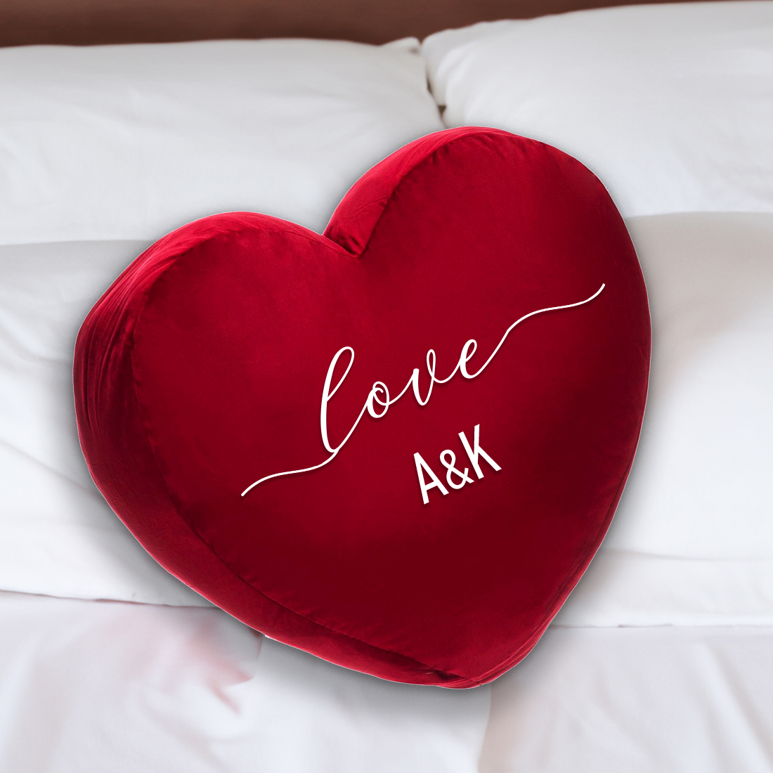 Κόκκινο Μαξιλάρι Καρδιά με εκτύπωση Love με αρχικά
